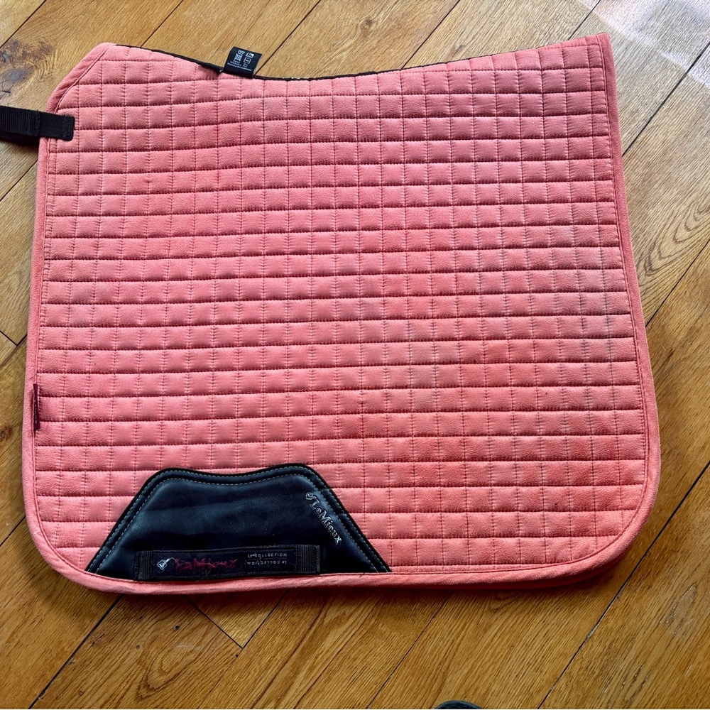 Le Mieux paprika full size dressage pad. Excellent condition.